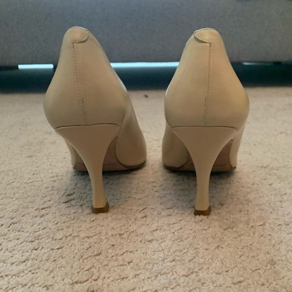 Martinez Valero cream leather pumps - Picture 4 of 4